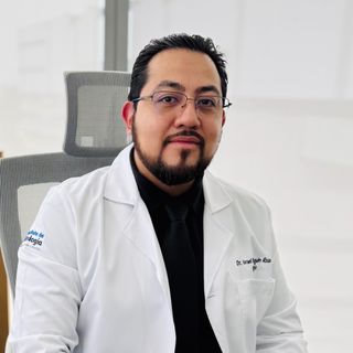 Fotografía de Dr. Israel Presteguín Rosas, Urólogo en Tlalnepantla de Baz, Estado de Mexico