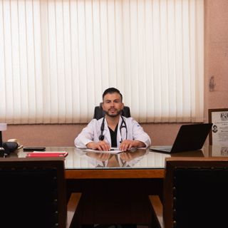 Fotografía de Dr. Fernando Velázquez Sánchez, Cardiólogo en Coyoacan, Ciudad de Mexico