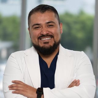 Fotografía de Dr. Emmanuel Juan Salinas, Ginecólogo en Naucalpan de Juarez, Estado de Mexico
