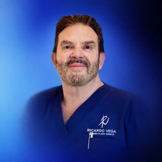 Fotografía de Dr. Ricardo Vega Montiel, Cirujano plástico en Tijuana, Baja California