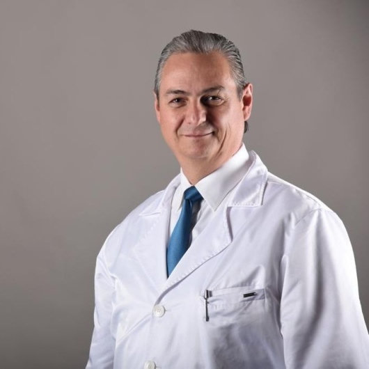 Fotografía de Dr. Luis Fernando Lira Menendez, Cirujano plástico en Monterrey, Nuevo Leon