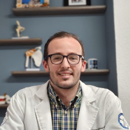 Fotografía de Dr. Rodrigo Silva Gay, Ortopedista en Morelia, Michoacan