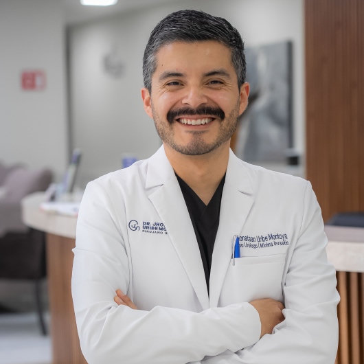 Fotografía de Dr. Jhonataan Uribe Montoya, Urólogo en San Pedro Garza Garcia, Nuevo Leon