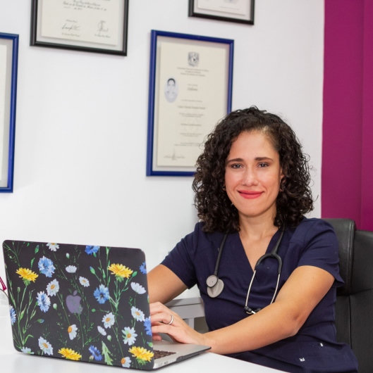Fotografía de Dra. Victoria Fuentes Ernult, Gastroenterólogo en Miguel Hidalgo, Ciudad de Mexico