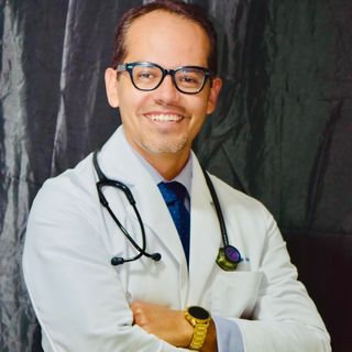 Fotografía de Dr. Marcos Ayala Arzola, Reumatólogo en Guadalajara, Jalisco