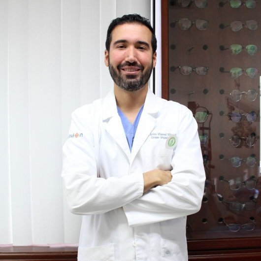 Fotografía de Dr. Arturo Villarreal Villarreal, Oftalmólogo en Monterrey, Nuevo Leon
